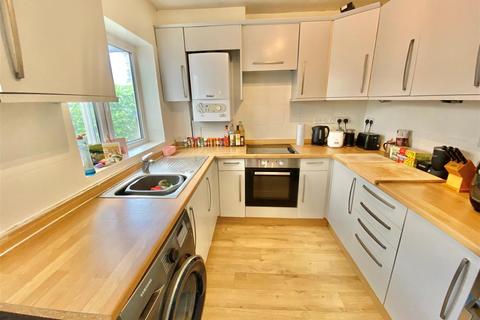 2 bedroom semi-detached house for sale - Madron Avenue, Macclesfield