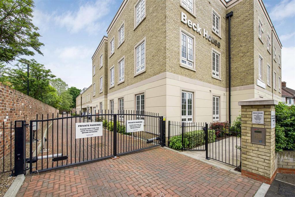 Twickenham Road, Isleworth 2 bed retirement property for sale £399,950