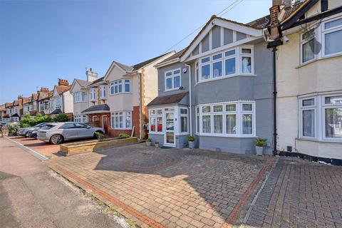 19 Heathcote Grove, London, E4 6RZ