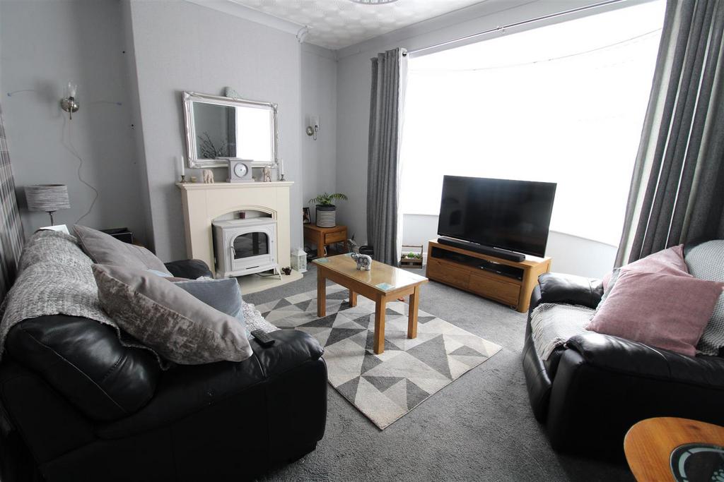 Park Crescent, Darlington 2 bed semidetached house for sale £90,000