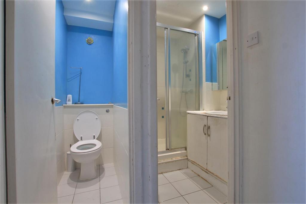 Family Bathroom/ WC