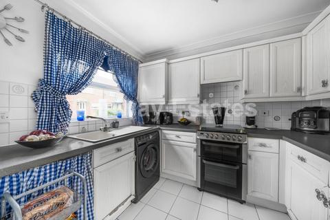 23 Sandwick Close, London, NW7 2AX