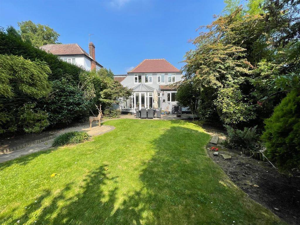 Highwood Hill, Mill Hill 5 bed detached house for sale £1,350,000