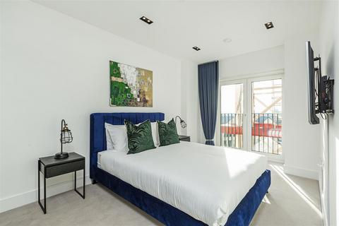 1 bedroom flat for sale, Keybridge Tower, 1 Exchange Gardens, Nine Elms ,London, SW8