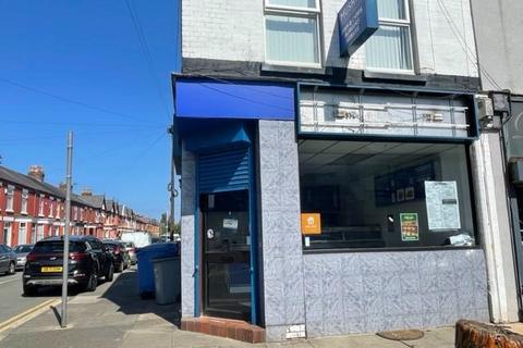 Retail property (high street) to rent - St. Johns Road, Waterloo, L22