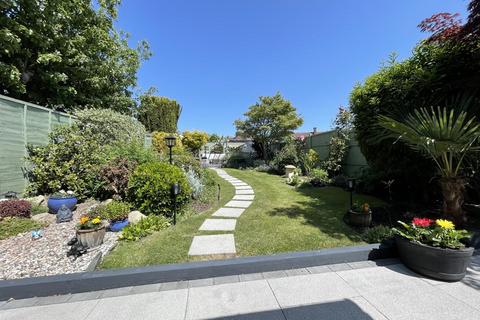 3 bedroom semi-detached bungalow for sale - Oxstalls Drive, Longlevens, Gloucester