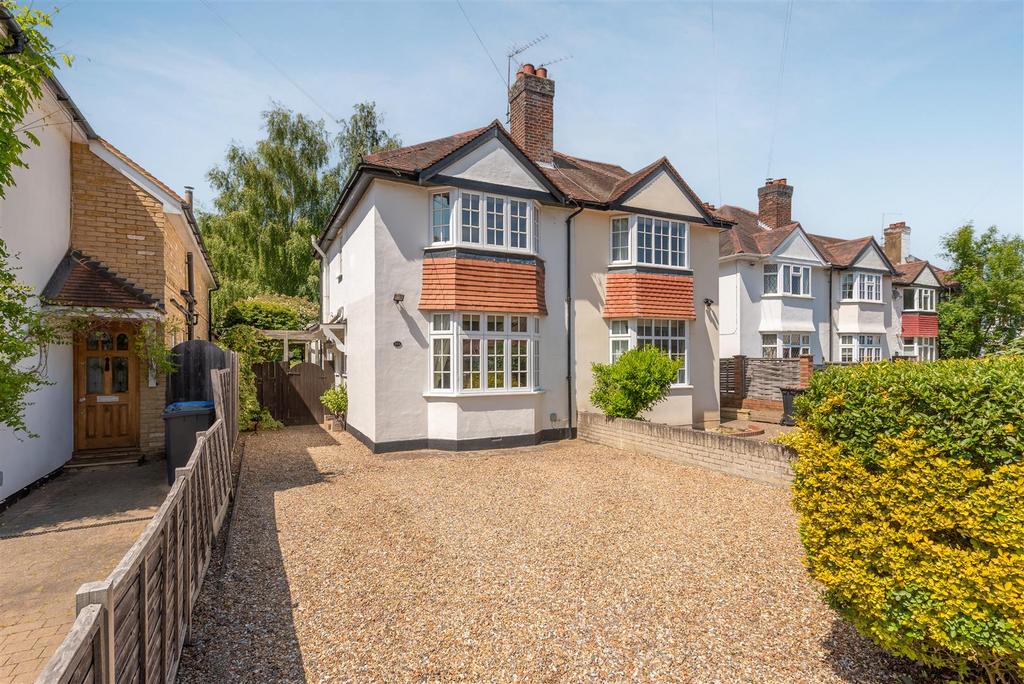 Stroude Road, Virginia Water 3 bed semidetached house for sale £625,000