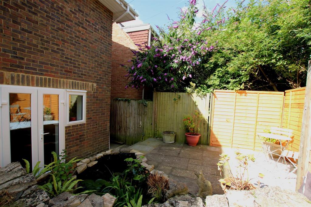 New rear gdn 2.JPG