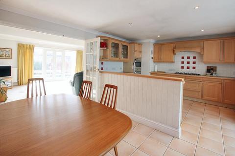 Driftway Downs Lane, Leatherhead, KT22 8JJ