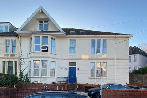 3 bedroom flat to rent, Dundonald Road, Bristol