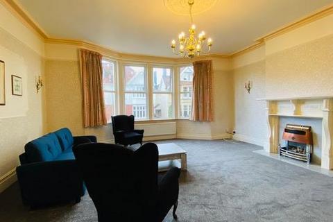 3 bedroom flat to rent, Dundonald Road, Bristol