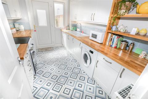 2 bedroom end of terrace house for sale - Tweed Avenue, Kirkcaldy