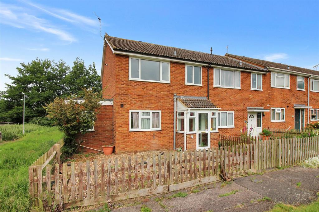 Orwell Drive, Aylesbury 3 bed end of terrace house for sale £350,000