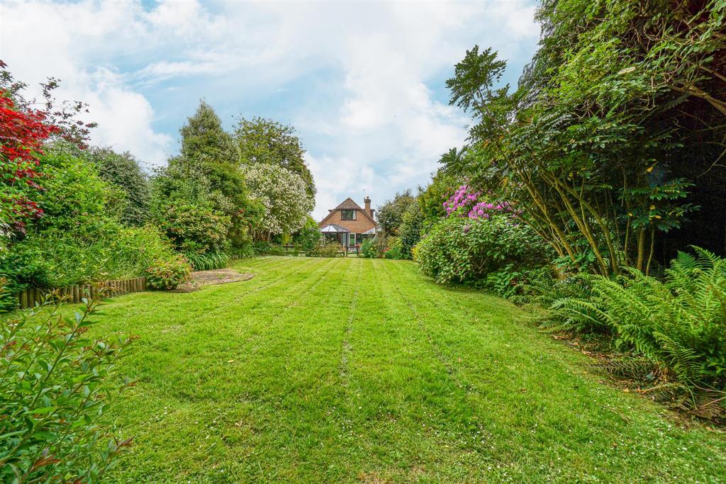 Waites Lane, Fairlight 4 bed detached house for sale £650,000