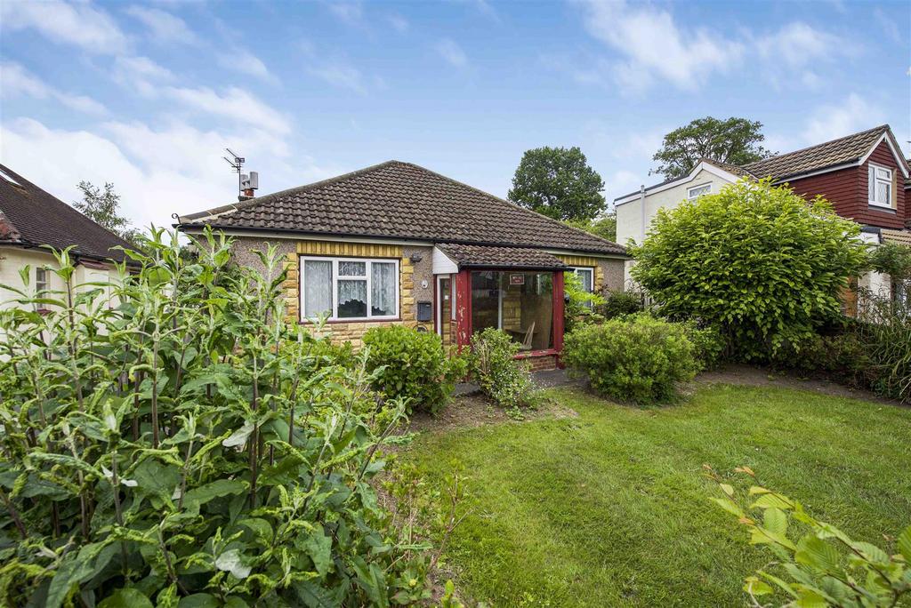 Bucknalls Drive, Bricket Wood, St. Albans 3 bed detached bungalow for