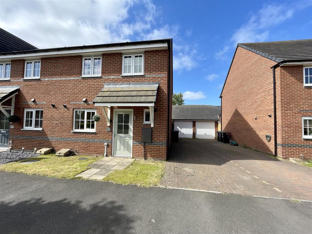 Edison Drive, Spennymoor 3 bed semidetached house £800 pcm (£185 pw)