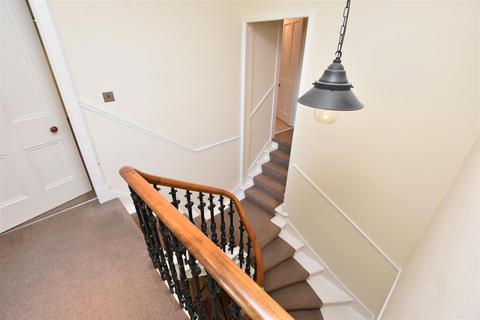 Menin-gate Ferry Road, Beauly, IV4 7EA