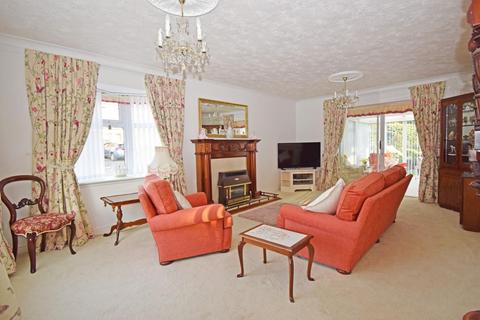 4 bedroom detached house for sale - 28 Cornfield Avenue, Stoke Heath, Bromsgrove, Worcestershire, B60 3QU