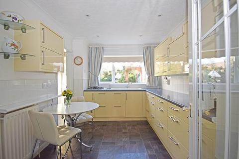 4 bedroom detached house for sale - 28 Cornfield Avenue, Stoke Heath, Bromsgrove, Worcestershire, B60 3QU