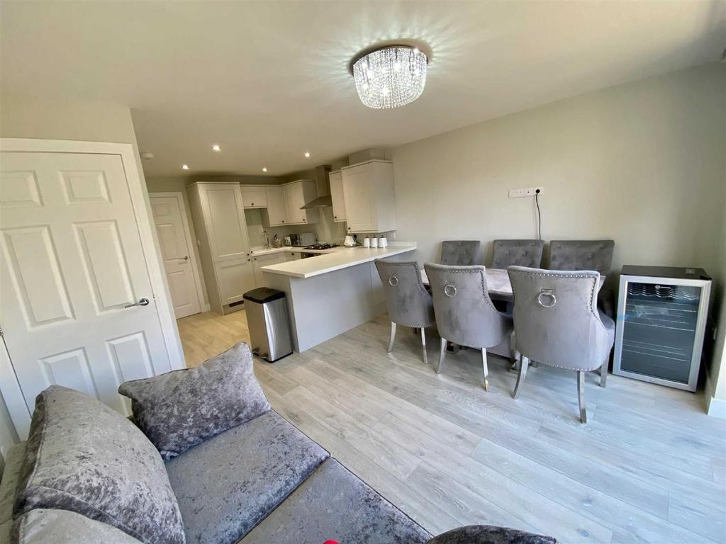 Off Brighouse/Denholme Road, Queensbury 3 bed semidetached house £