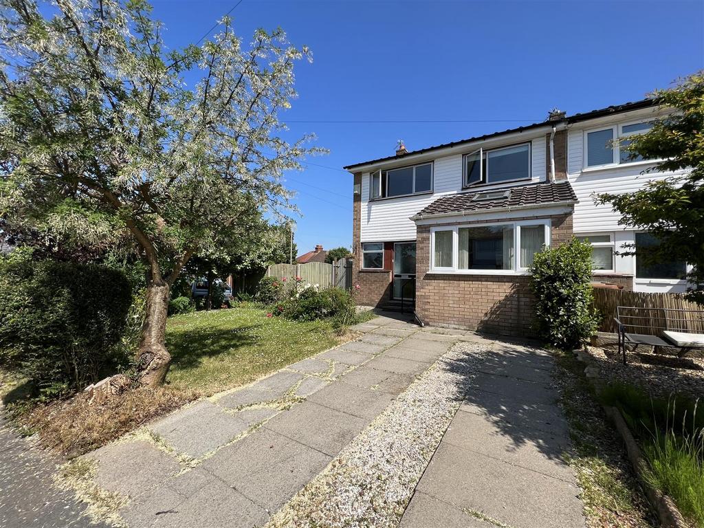 Stewart Close, Pensby, Wirral 3 bed end of terrace house for sale £