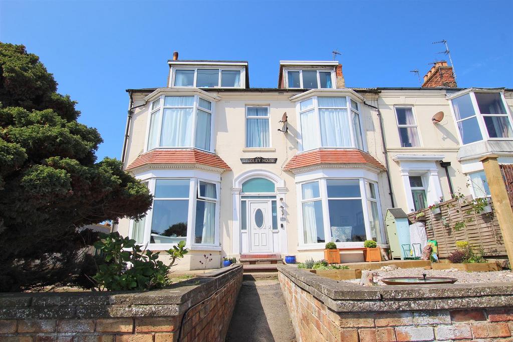 Esplanade, Hornsea 3 bed apartment for sale £159,950