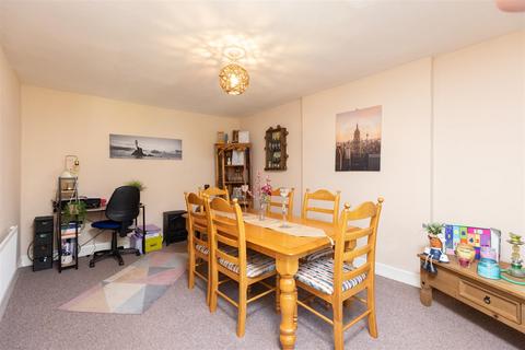 Pinewood George Street, Coupar Angus, Blairgowrie, PH13 9DJ