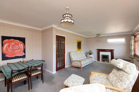 17 Heatherlea Drive, Bridge Of Earn, Perth, PH2 9RF