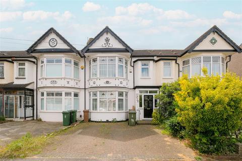 3 bedroom house for sale - Nelson Road, Chingford