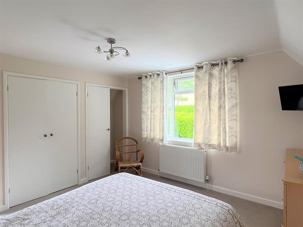 Bedroom: