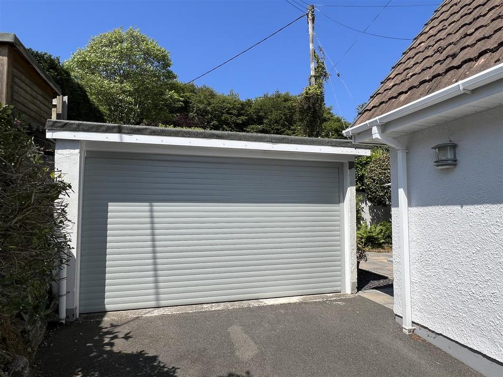 Garage: