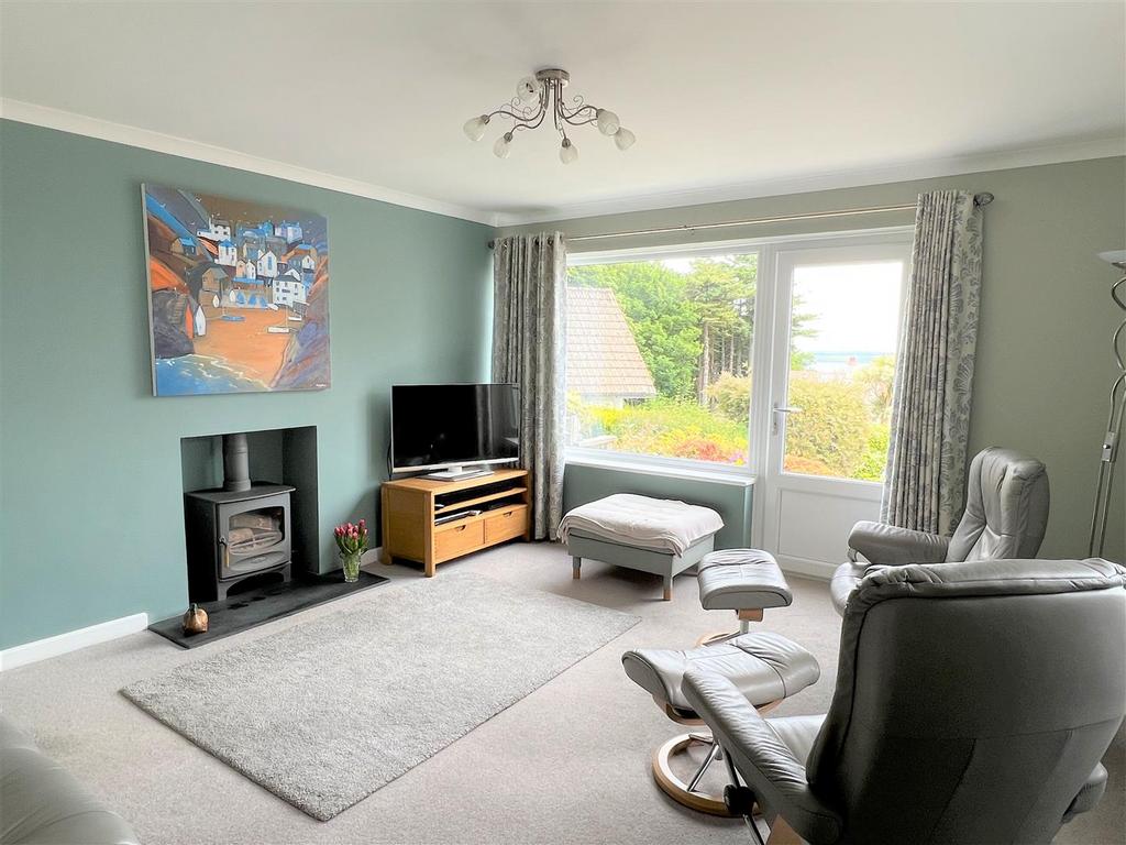 Living Area: