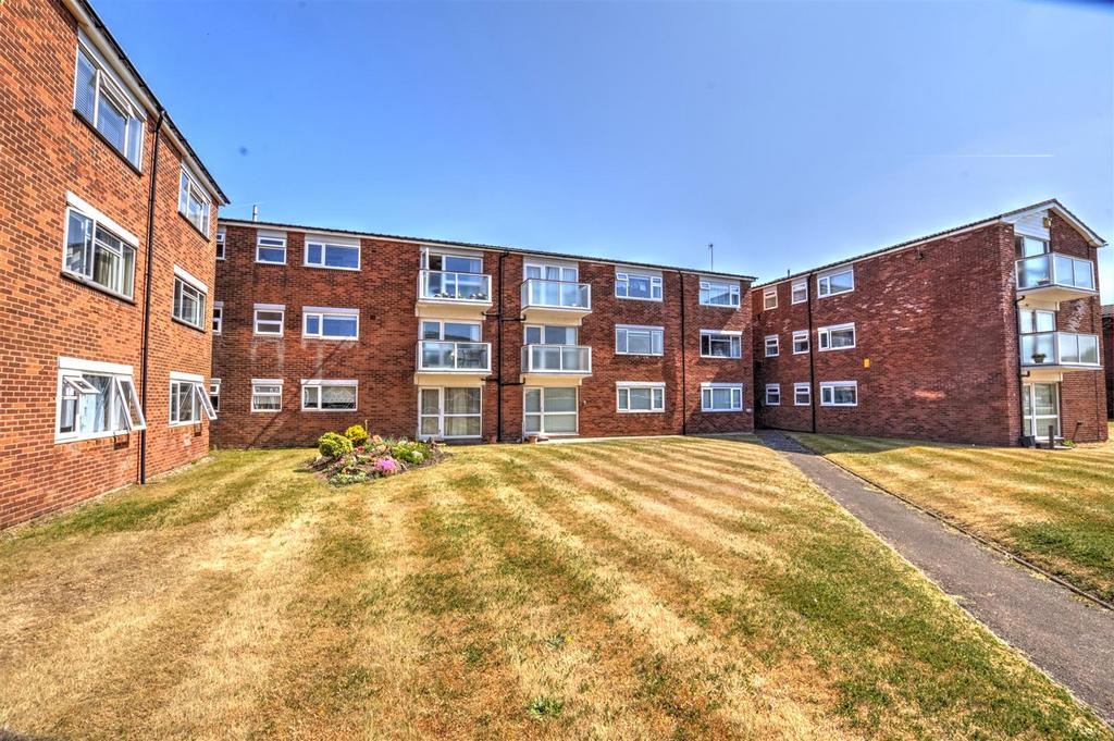 The Serpentine South, Liverpool L23 2 bed apartment £185,000