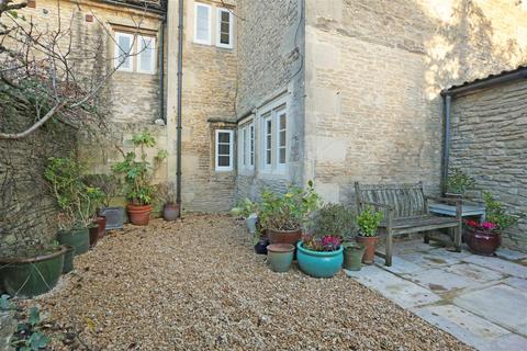 3 bedroom semi-detached house for sale - Pickwick,