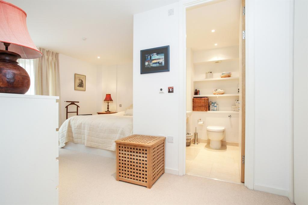 Cambridge letting agents ensuite room