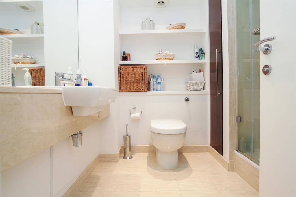 Cambridge letting agents bathroom