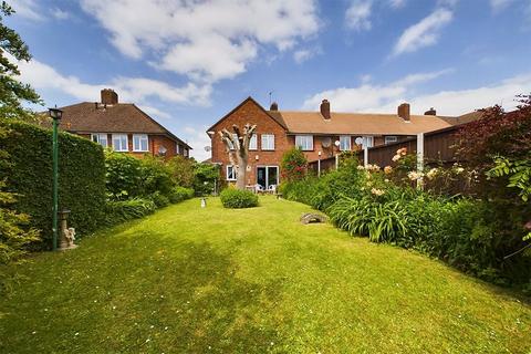 293 Long Drive, Ruislip, HA4 0HT