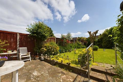 293 Long Drive, Ruislip, HA4 0HT