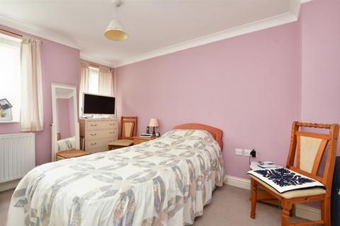 2 bedroom ground floor flat for sale, Coulsdon Road, Caterham, Surrey