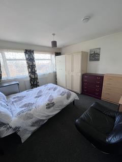 1 bedroom in a house share to rent, R4, Bell Meadow Way, Druids Heath B14 5RR