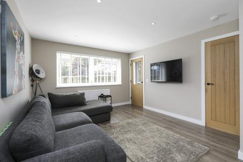 32 Burghlee Terrace, Loanhead, EH20 9BW