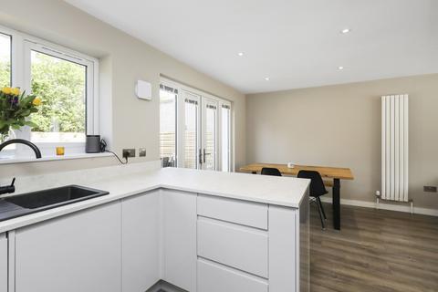 32 Burghlee Terrace, Loanhead, EH20 9BW