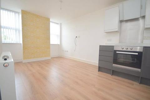 2 bedroom apartment to rent - Mercury Gardens, Romford, RM1
