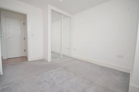 2 bedroom apartment to rent - Mercury Gardens, Romford, RM1