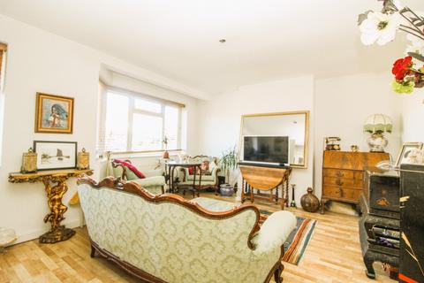 2 bedroom apartment for sale, Cavendish Avenue, West Ealing
