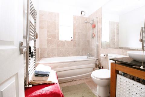 221 Cavendish Avenue, London, W13 0JZ