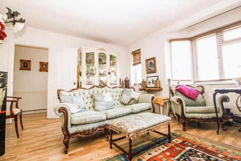 221 Cavendish Avenue, London, W13 0JZ