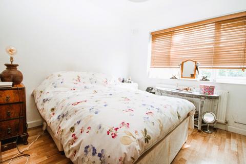 221 Cavendish Avenue, London, W13 0JZ