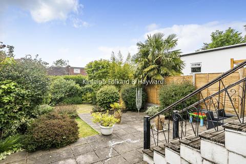 4 bedroom semi-detached house for sale, Knoll Drive, Southgate