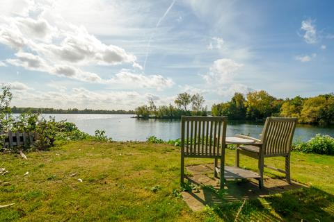 49 Ashurst Drive, Shepperton, TW17 0JH